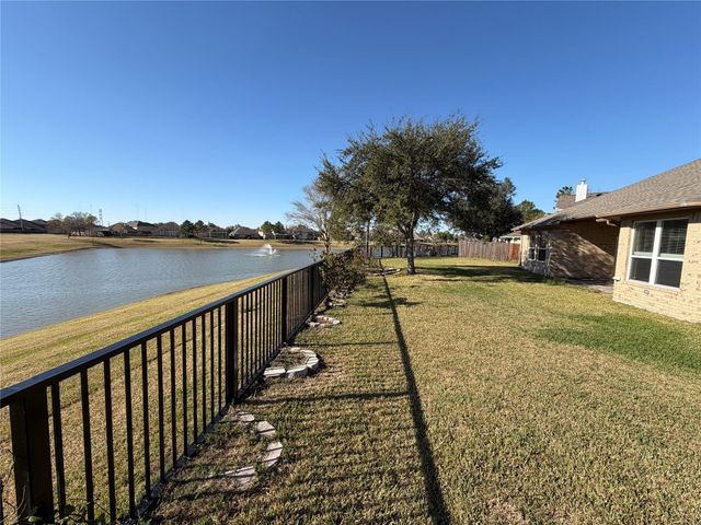 2714 White Falls Drive, Pearland, TX 77584
