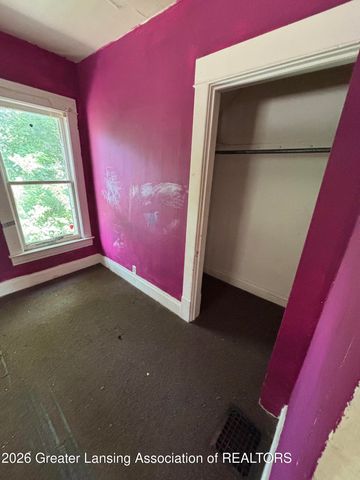 1515 Linval Street, Lansing, MI 48910