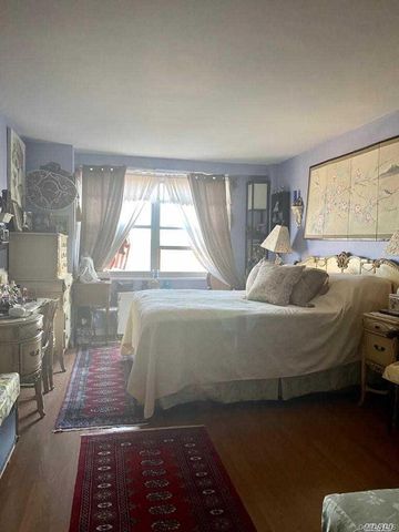 61-20 Grand Central Parkway C 705, Forest Hills, NY 11375