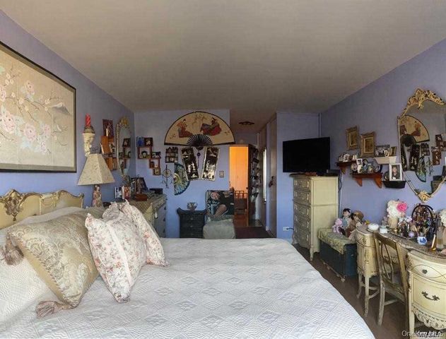 61-20 Grand Central Parkway C 705, Forest Hills, NY 11375
