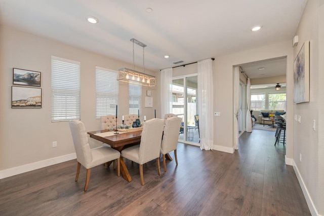 7024 Starburst Ln, Roseville, CA 95747