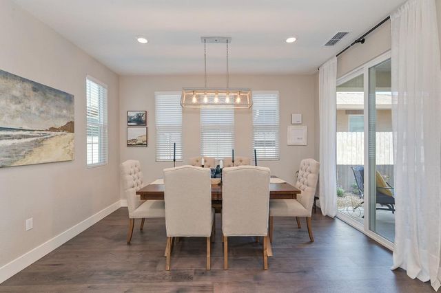 7024 Starburst Ln, Roseville, CA 95747