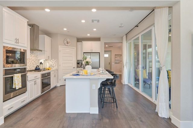 7024 Starburst Ln, Roseville, CA 95747