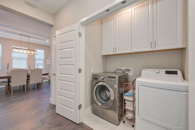 7024 Starburst Ln, Roseville, CA 95747