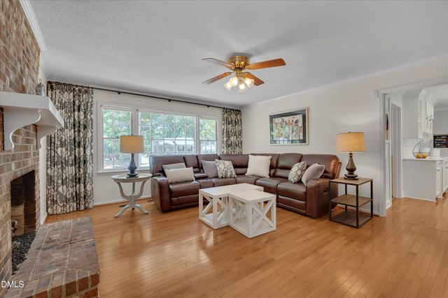 410 Colony Woods Drive, Chapel Hill, NC 27517