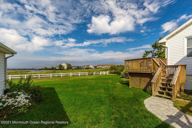 15 Riverview Road, Monmouth Beach, NJ 07750