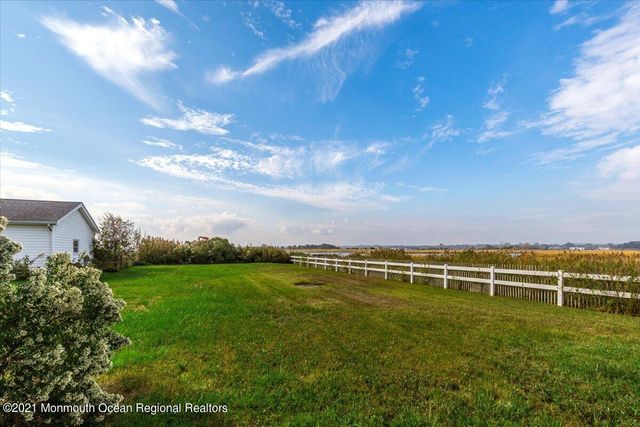 15 Riverview Road, Monmouth Beach, NJ 07750