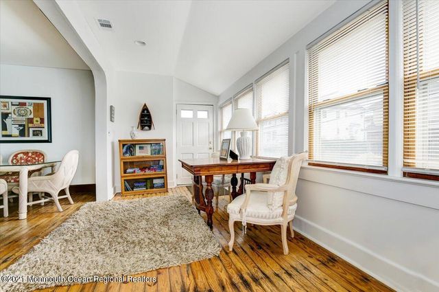 15 Riverview Road, Monmouth Beach, NJ 07750