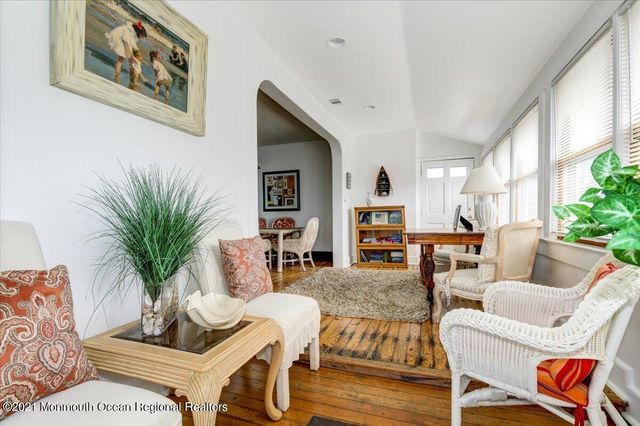 15 Riverview Road, Monmouth Beach, NJ 07750