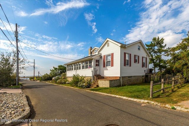 15 Riverview Road, Monmouth Beach, NJ 07750