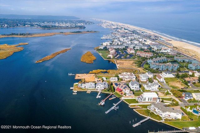 15 Riverview Road, Monmouth Beach, NJ 07750