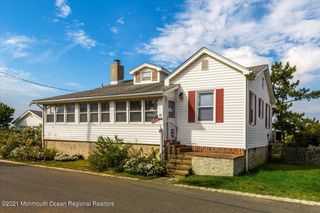 15 Riverview Road, Monmouth Beach, NJ 07750