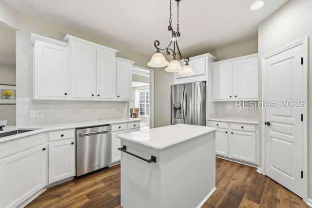 25 Rolling River Dr, Bluffton, SC 29910