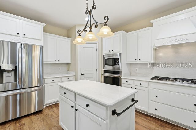 25 Rolling River Dr, Bluffton, SC 29910