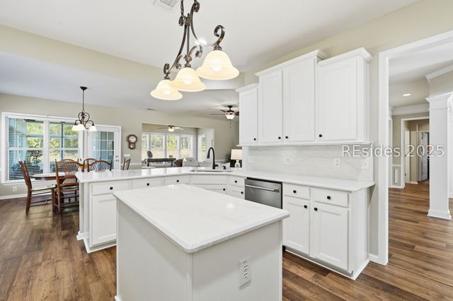 25 Rolling River Dr, Bluffton, SC 29910