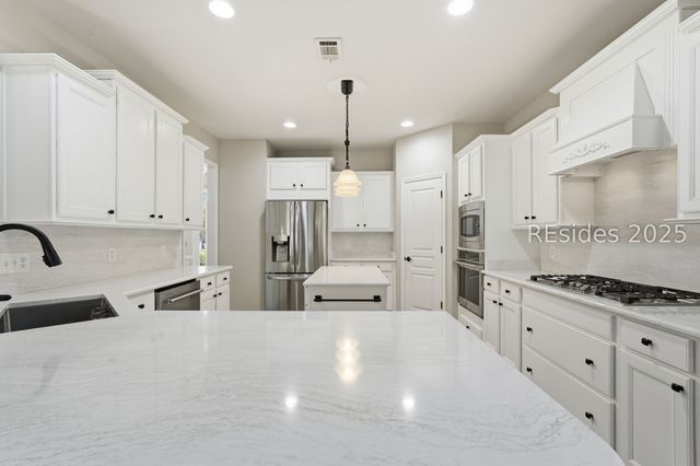 25 Rolling River Dr, Bluffton, SC 29910