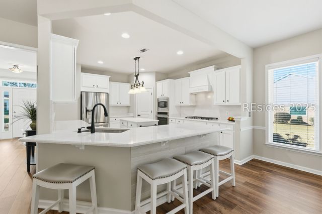 25 Rolling River Dr, Bluffton, SC 29910