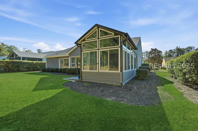 25 Rolling River Dr, Bluffton, SC 29910