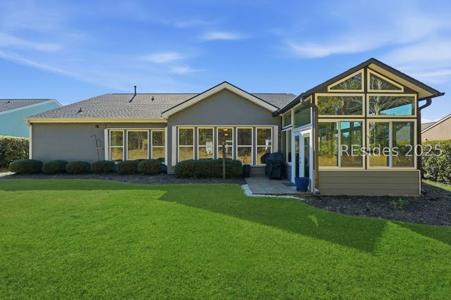 25 Rolling River Dr, Bluffton, SC 29910