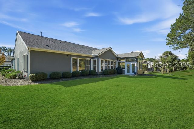 25 Rolling River Dr, Bluffton, SC 29910