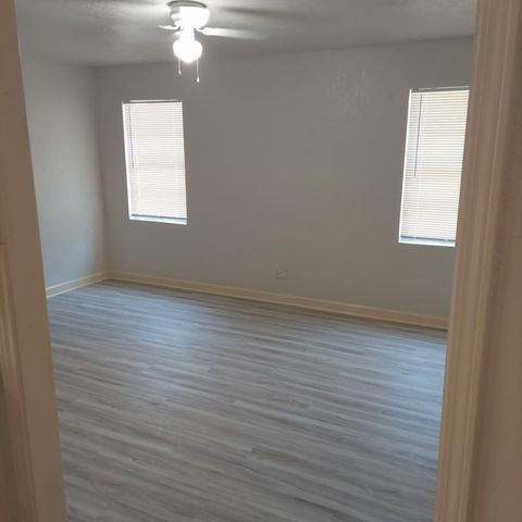 1417 W Talmadge Street, Alvin, TX 77511