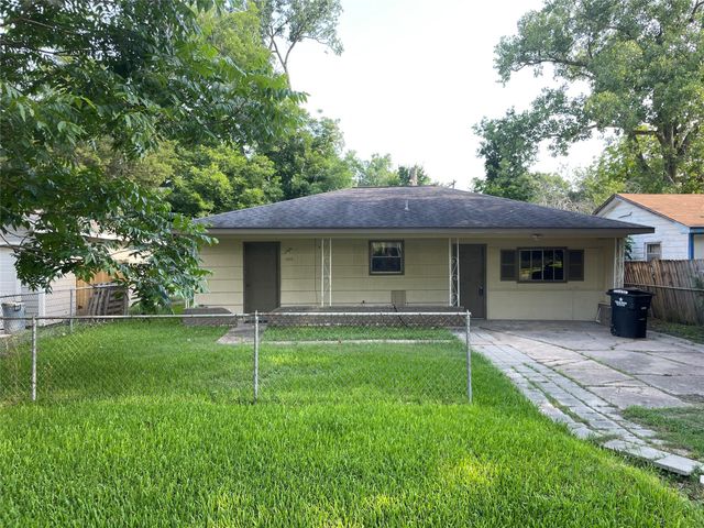 1417 W Talmadge Street, Alvin, TX 77511