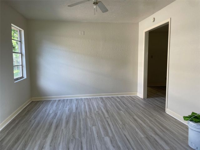 1417 W Talmadge Street, Alvin, TX 77511