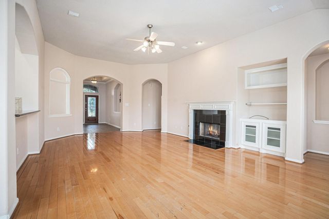 2517 Flycatcher Cove Drive, League City, TX 77573