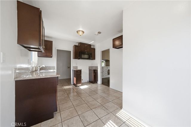 2115 S Redondo Boulevard, Los Angeles, CA 90016