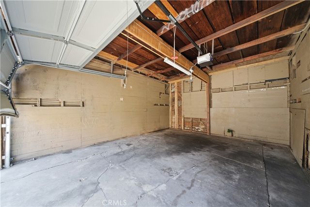 2115 S Redondo Boulevard, Los Angeles, CA 90016