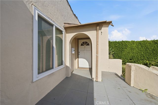 2115 S Redondo Boulevard, Los Angeles, CA 90016