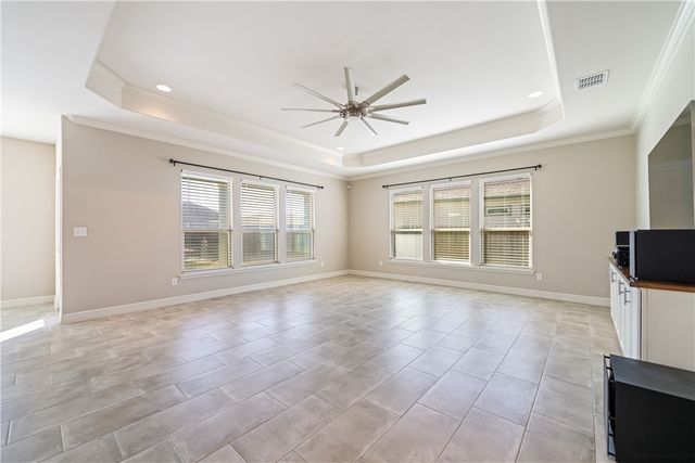 103 Foxtail Palm Dr, Portland, TX 78374