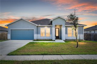 103 Foxtail Palm Dr, Portland, TX 78374