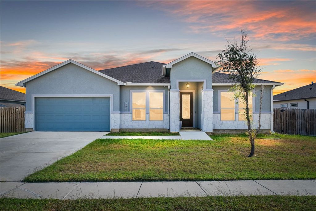 103 Foxtail Palm Dr, Portland, TX 78374