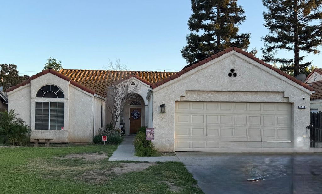 4257 W Menlo Avenue, Fresno, CA 93722
