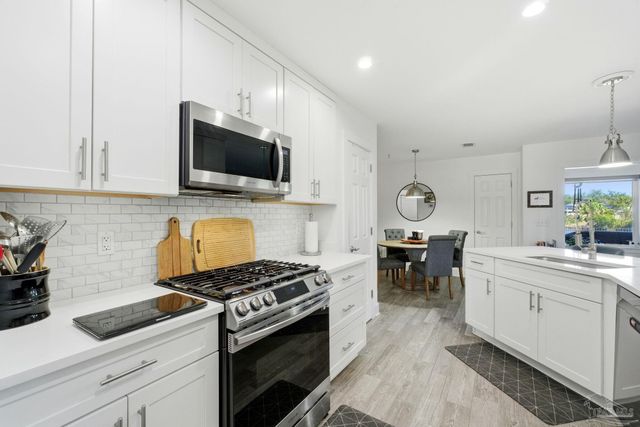 5562 Ponte Verde Ct, Pensacola, FL 32507