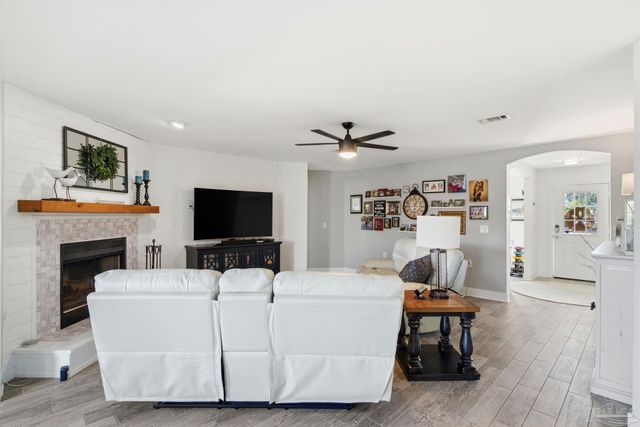 5562 Ponte Verde Ct, Pensacola, FL 32507