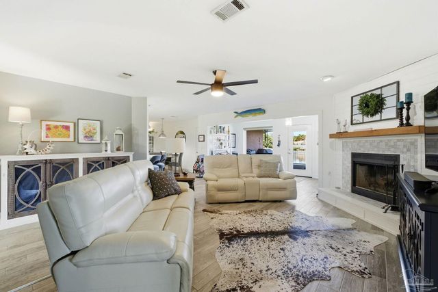 5562 Ponte Verde Ct, Pensacola, FL 32507