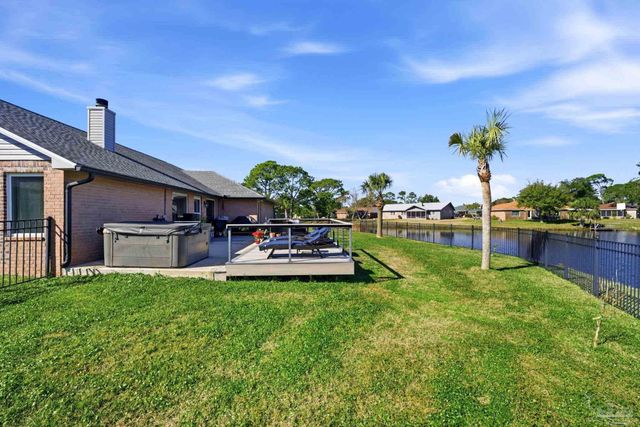 5562 Ponte Verde Ct, Pensacola, FL 32507