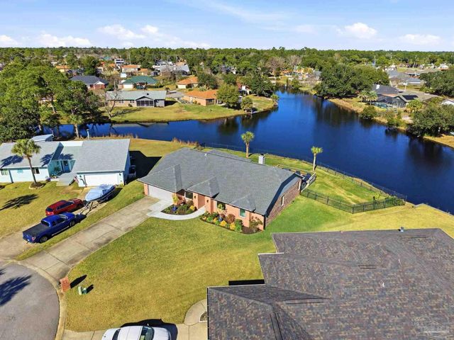 5562 Ponte Verde Ct, Pensacola, FL 32507