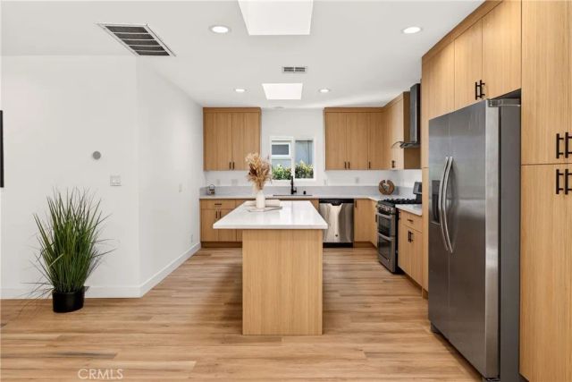 11814 Hesby Street, Valley Village, CA 91606