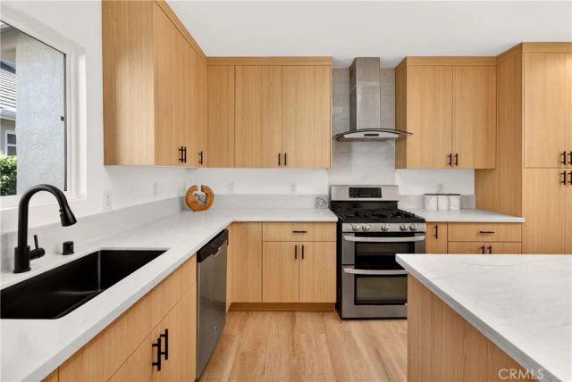 11814 Hesby Street, Valley Village, CA 91606