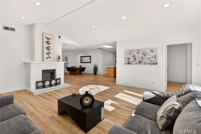 11814 Hesby Street, Valley Village, CA 91606