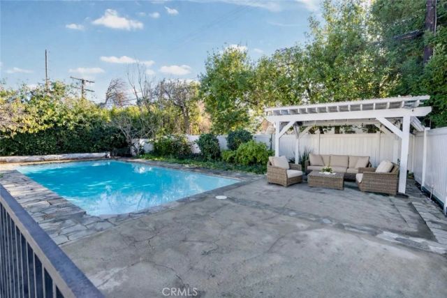 11814 Hesby Street, Valley Village, CA 91606