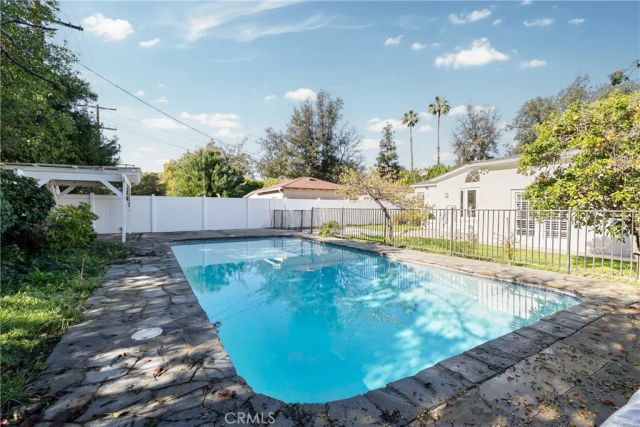 11814 Hesby Street, Valley Village, CA 91606