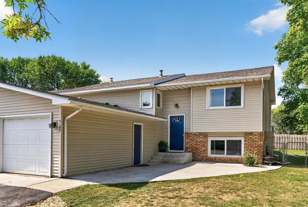 9143 Forestview Lane N, Maple Grove, MN 55369 — photo 2