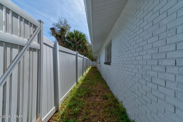 907 Oak Street, Daytona Beach, FL 32114