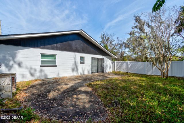 907 Oak Street, Daytona Beach, FL 32114