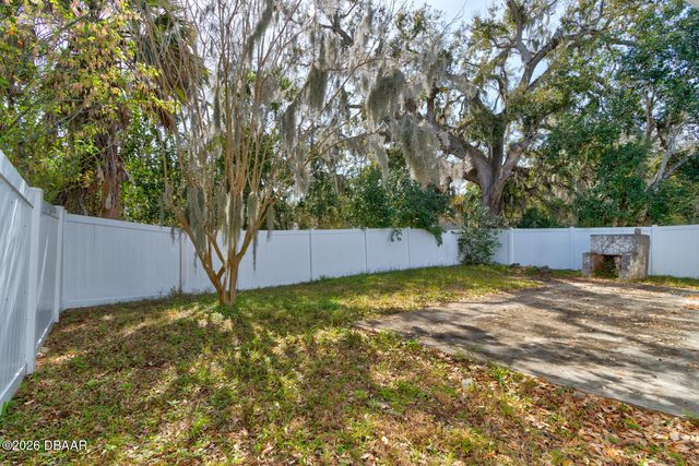 907 Oak Street, Daytona Beach, FL 32114