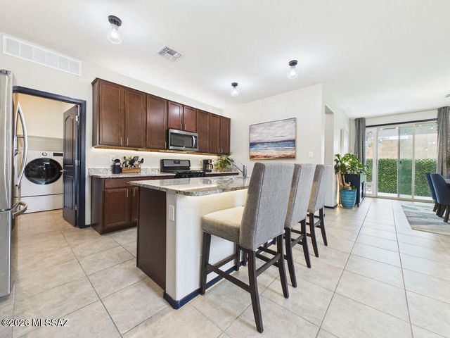 8015 N Scholes Avenue, Tucson, AZ 85741